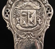 Ezüst, címeres süteményes lapát, Ag., 24,3gr.,jelzett, 16cm/ 
Silver, emblazoned cookie scoop, Ag. ...