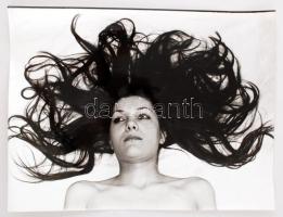 cca 1970 Hajkorona, jelzés nélküli vintage fotóművészeti alkotás, 30x40 cm