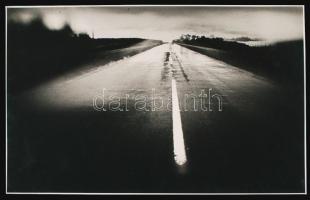 cca 1980 Baricz Katalin: Út, aláírt vintage fotóművészeti alkotás, 25x39 cm