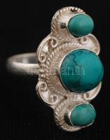 Howlit kövekkel díszített ezüstözött függő hozzáillő fülbevalóval és gyűrűvel, jelzettek, gyűrű mére...