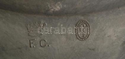 Díszes ón falitányér, rajta Frans Hals "A cigánylány" című festménye után készült domborny...