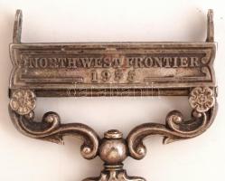 V. György angol királyt ábrázoló ezüst(Ag) érem övcsattá alakítva, jelzett, 41,9 g