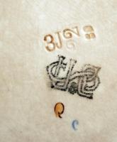 Francia Sarreguemines fajansz csésze, csészealjjal, kopásnyomokkal, jelzett, d: 10 és 17 cm