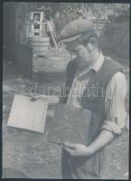 Fotó: "Sötét Imre: Páll Antal (1941-1993) korondi fazekas" felirattal. Vintage fotó, 18x13cm