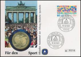 Németország 1991. "A sportért" Ag érmés boríték első napi bélyegzős bélyeggel, benne 1972J 10M Ag T:1- Germany 1991. "For Sport" coin 1972J 10 Mark Ag in envelope with first day stamp C:AU