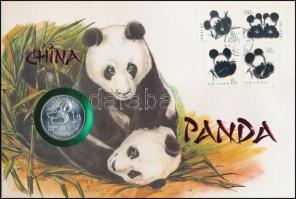 Kína 1989. 10Y Ag Panda (1oz/0.999) érme bélyeggel és bélyegzéssel ellátott borítékban, német nyelvű ismertetővel T:1 China 1989. 10 Yuan Ag Panda (1oz/0.999) coin in envelope with stamps, with information in German C:UNC