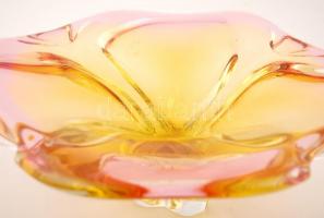 Dekoratív formába öntött üveg kínáló, anyagában színezett,jelzés nélkül, hibátlan, 39x31x14cm