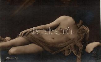 4 db erotikus képeslap, vegyes minőség / 4 erotic nude postcards, mixed quality (non PC)