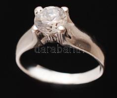 Ezüst(Ag) gyűrű Swarovski kristály díszítéssel, jelzett, méret: 52, br: 3,1 g / silver ring