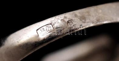 Ezüst(Ag) gyűrű Swarovski kristály díszítéssel, jelzett, méret: 52, br: 3,1 g /
silver ring