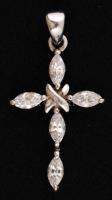 Ezüst(Ag) kereszt alakú medál cirkónia díszítéssel, jelzett, br: 2,5 g