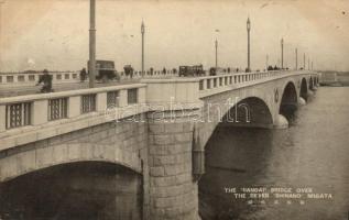 Niigata, Bandai Bridge over the Shinano river,a utomobiles (fa)