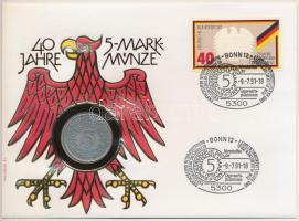 NSZK 1951D 5M Ag érme felbélyegzett borítékban &quot;40 éves a 5 Márkás érme&quot;, német nyelvű információval T:2 FRG 1951D 5 Mark Ag coin in envelope &quot;40th Anniversary - 5 Mark coin2 with stamp, with information in German C:XF