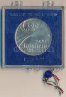 1975. 200Ft Ag "Magyar Tudományos Akadémia" eredeti plombált MNB plasztiktokban T:BU 
Ada...