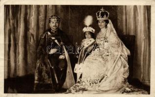 IV. Károly, Ottó herceg, Zita királyné, a Magyar Vöröskereszt Egylet kiadása / King Charles IV., Crown prince Ottó, Queen Zita, published by the Hungarian Red Cross (fa)