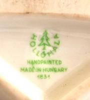 Hollóházi porcelán népviseletes lány, kézzel festett, alján javítással, jelzett, m:24 cm