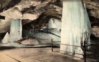 Dobsina, jégbarlang, Gotikus oltár és kút a nagyteremben / ice cave, interior