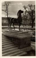 Berlin, Neuen Reichskanzlei, Bronzeplastik / statue