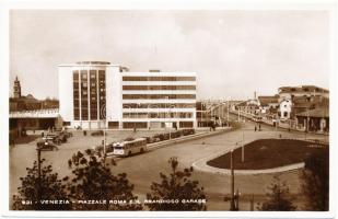 Venice, Venezia; Piazzale Roma e il Grandioso Garage / square, garage, autobus, automobile