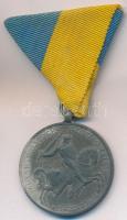 1941. Délvidéki Emlékérem cink emlékérem mellszalaggal. Szign.: BERÁN L. T:2-,3 ph.  Hungary 1941. Commemorative Medal for the Return of Southern Hungary zinc medal with original ribbon. Sign.:BERÁN L. C:VF,F edge error NMK 429.