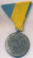 1941. &quot;Délvidéki Emlékérem&quot; cink emlékérem mellszalaggal. Szign.: BERÁN L. T:2-,3 ph.  Hungary 1941. &quot;Commemorative Medal for the Return of Southern Hungary&quot; zinc medal with original ribbon. Sign.:BERÁN L. C:VF,F edge error NMK 429.