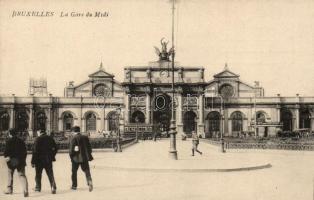 Brussels, Bruxelles; La Gare du Midi / southern railway station, tram