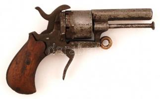 Régi revolver, hatástalanított, cca 12x9cm