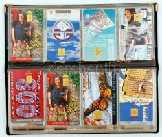 48 db telefonkártya a 90-es évek elejétől két igényes berakóban. A kártyák között régi darabokkal is