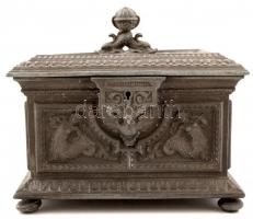 Díszes doboz, spiáter, 20x14x14cm