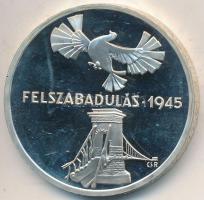 1975. 200Ft Ag "Felszabadulás" T:PP ujjlenyomat
