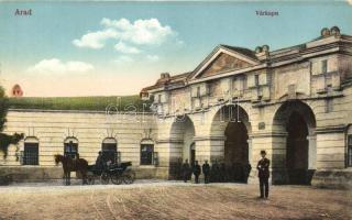 Arad; várkapu, lovaskocsi / castle gate, horse carriage