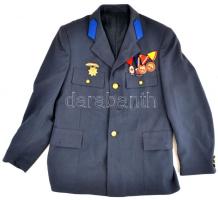 cca 1980 Munkásőr egyenruha, rajta fegyveres erőknek járó kitüntetésekkel, munka érdemrend ezüst fokozatával. Jó állapotban