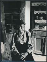 cca 1970 Erdei Katalin: Egyedül, feliratozott vintage fotóművészeti alkotás, 24x18 cm