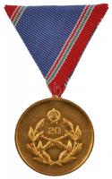 1978. "Honvédelmi Érdemérem" 20 év után, aranyozott fém kitüntetés mellszalaggal, tokban, ...