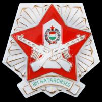 ~1970. "BM Határőrség" jelzett hollóházi porcelán plakett adományozói dísztokban (155-159m...