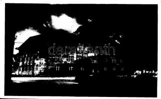 11 db RÉGI képeslap, főleg városképes 2 db motívum és 2 db nem képeslap hátú lappal, vegyes minőség ...