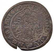 1669KB 6kr Ag "I. Lipót" Körmöcbánya (2.99g) T:2-,3 ki.
Huszár 1450., Unger II.: 1072