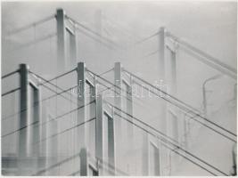 cca 1975 Alapfy László: Erzsébet híd, feliratozott vintage fotóművészeti alkotás, 18x24 cm