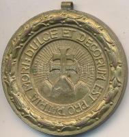 ~1930. "Középfokú Iskolák Sportköreinek Országos Szövetsége Versenydíja / Dulce et decorum est ...