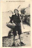 Types du Bassin dArcachon, un jolie parqueuse / French female oyster fisherman