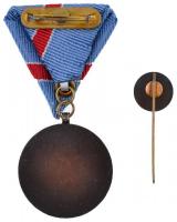 ~1970. "Ifjúságért" fém kitüntetés mellszalaggal, miniatűrrel, eredeti dísztokban. Szign.:...