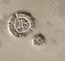 Ezüst(Ag) tetejű és foglalatú üveg cukorszóró rózsamintával, jelzett, m: 13 cm, ezüst súlya: 25,7 g