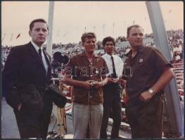 1965-70 Moldoványi Ákos (1944-) újságíró, műsorvezető fotója nemzetközi sportrendezvényen, 18x24cm