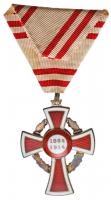 1914. "A Vörös Kereszt II. Osztályú Díszjelvénye hadidíszítménnyel" jelzett Ag, zománcozot...