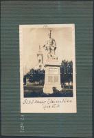 1926 Ölbő község hősi emlékműve, kartonra kasírozott fotó, feliratozva, 13x9 cm