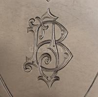 Díszes szecessziós ezüst (Ag.) cigarettatárca, monogrammal, jelzett, bruttó 75 g