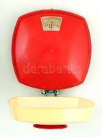 Retró falra akasztható mérleg, 20x20x8 cm