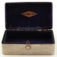 Trusty fémdoboz, kopottas, 5x8x3cm