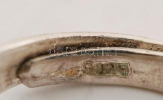 Ezüst(Ag) gyűrű, türkiz kővel, jelzett, méret: 57, br: 3,7 g