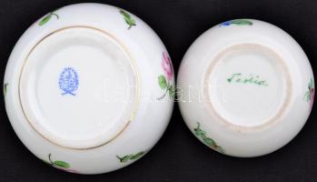 2 db Herendi porcelán virágmintás bonbonier, kézzel festett, egyiken repedéssel, jelzett, 7 és 9,5 c...